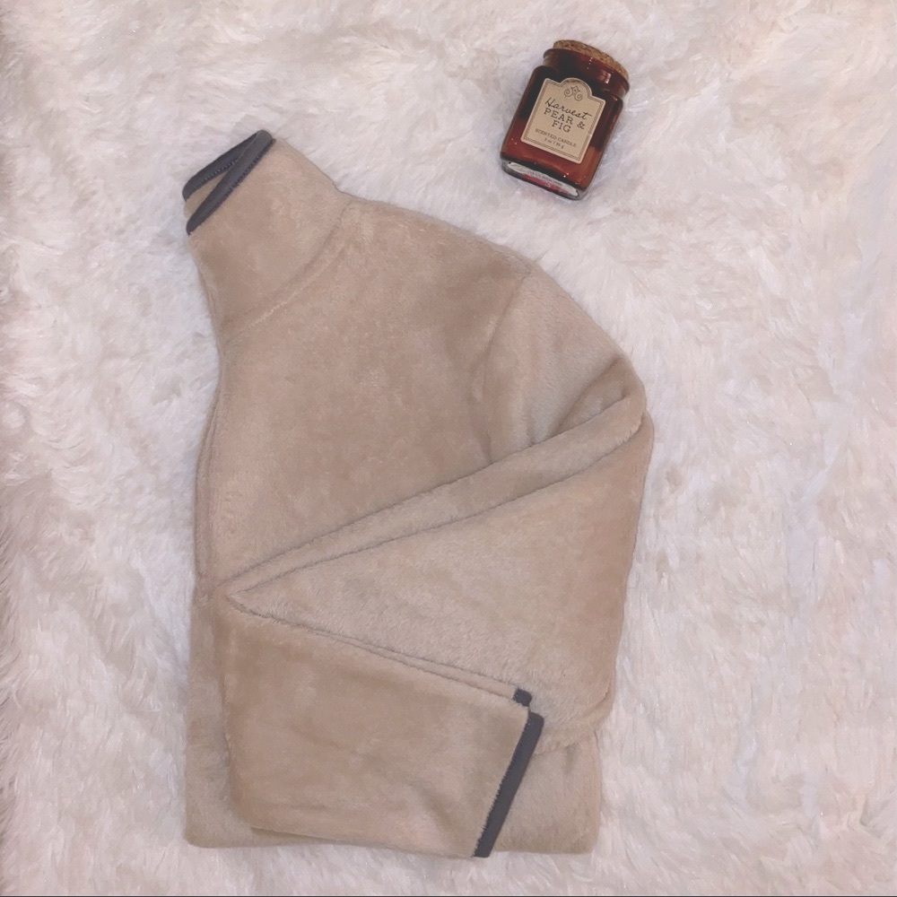 wallflower | quarter zip · · · s nwot